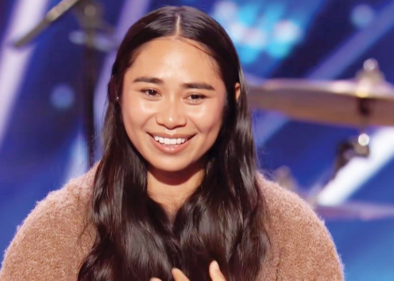 Sofia-Vergara-Celebrates-Jessica-Sanchez's-Victory-on-America's-Got-Talent-Season-20